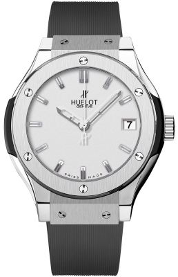 581.nx.2610.rx Hublot Classic Fusion Quartz Titanium 33mm Ladies Watch