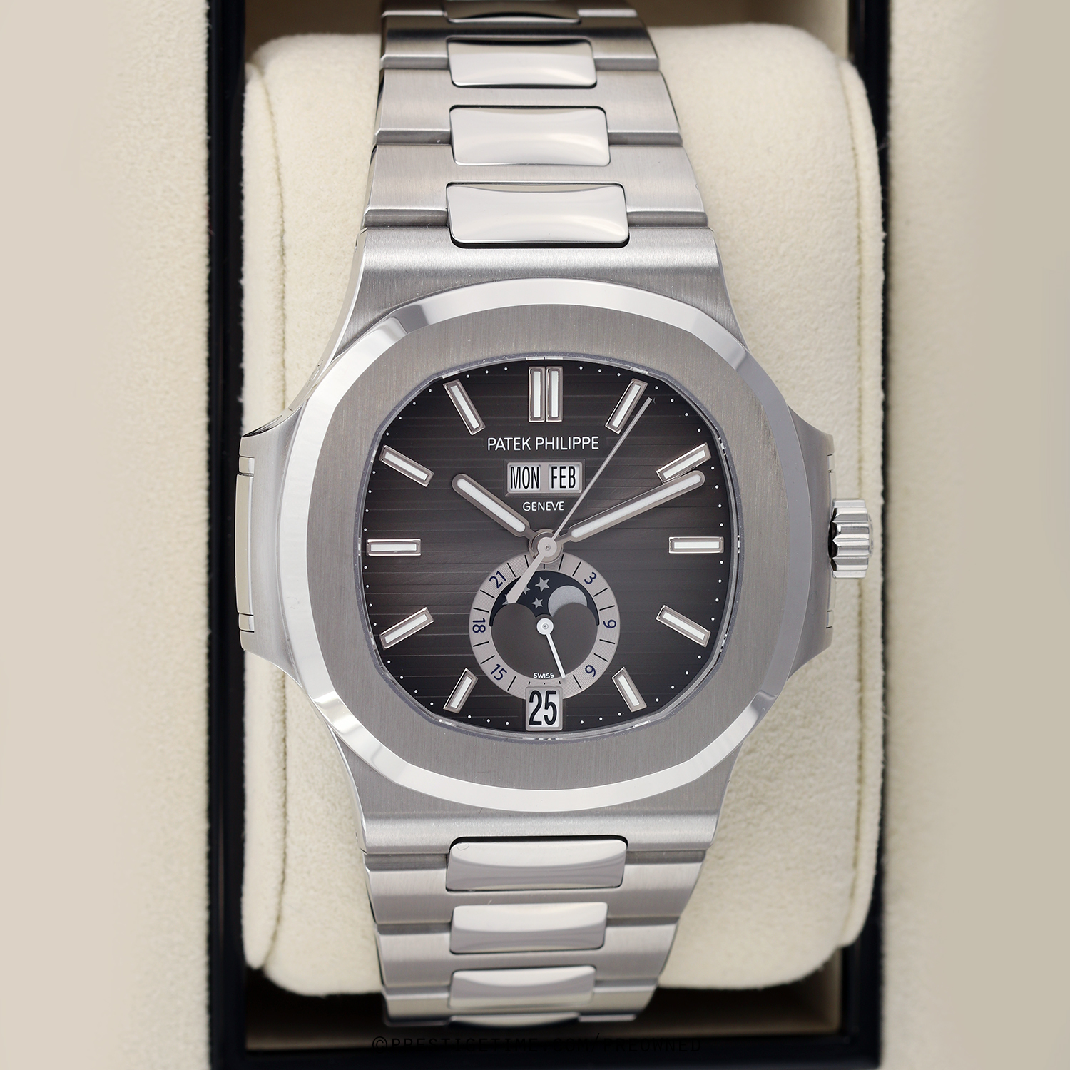 Patek philippe nautilus annual hotsell calendar moonphase