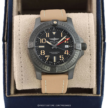 Pre-owned Breitling Avenger Automatic GMT 45mm DEPLOYANT v32395101b1x2