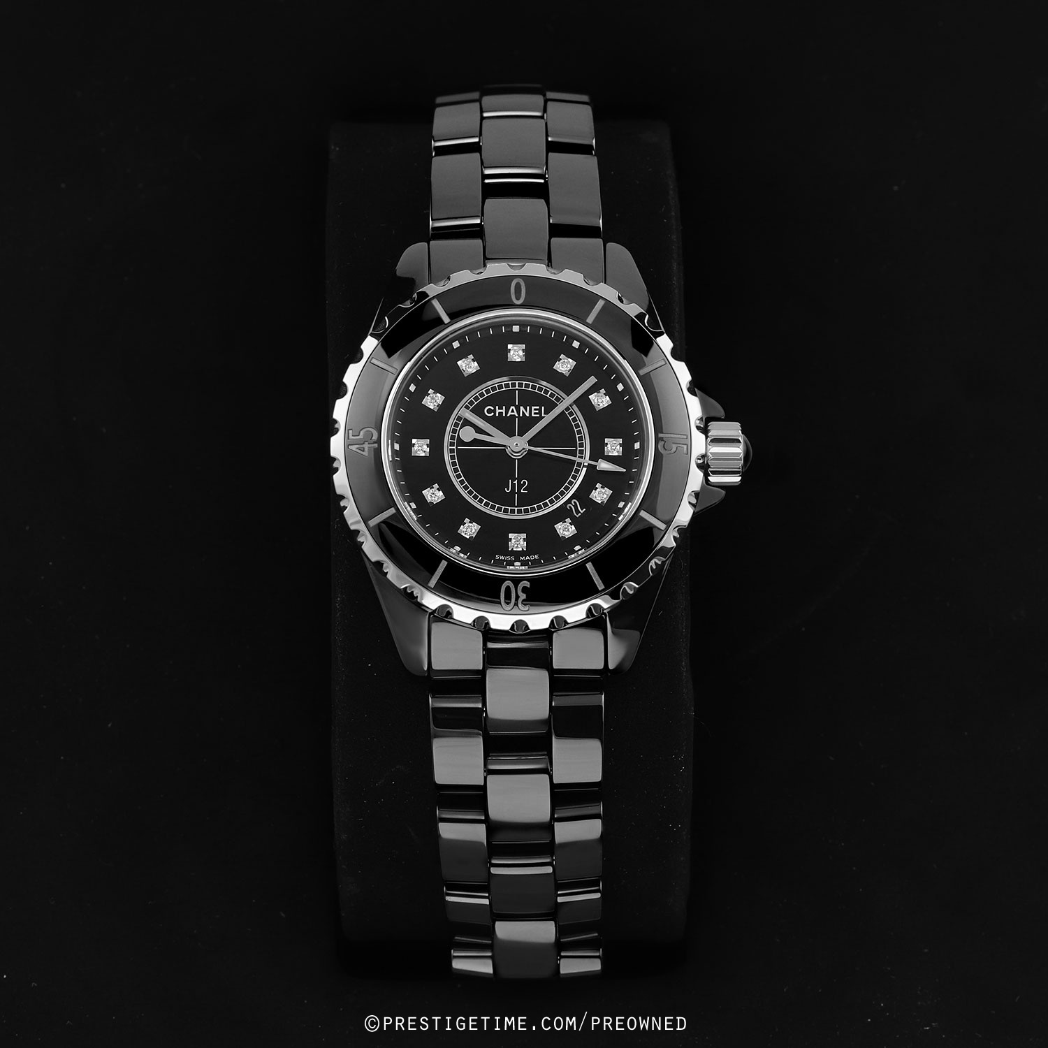 Preowned Chanel H1625